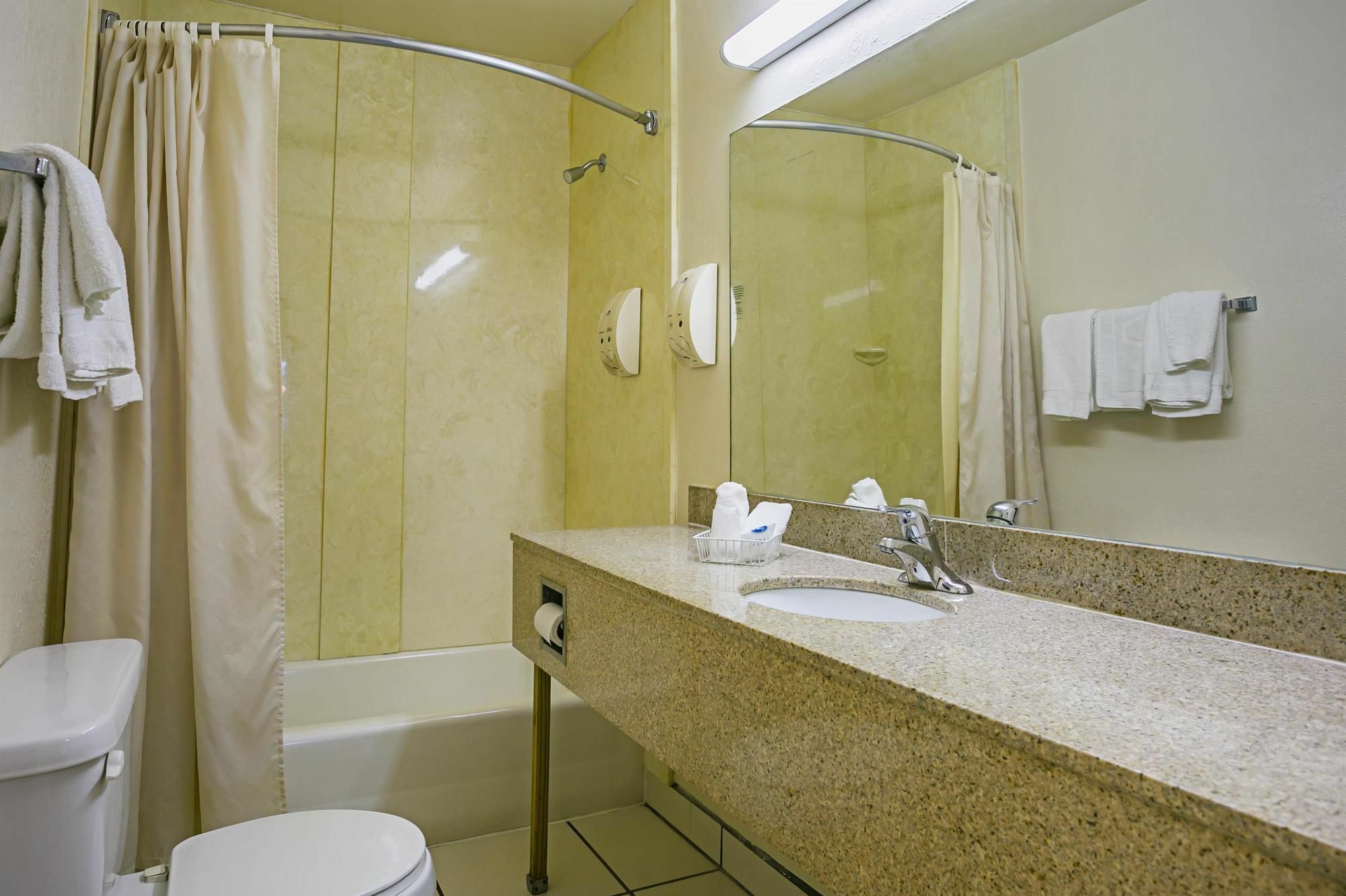 אברדין Bay Side Inn & Suites מראה חיצוני תמונה